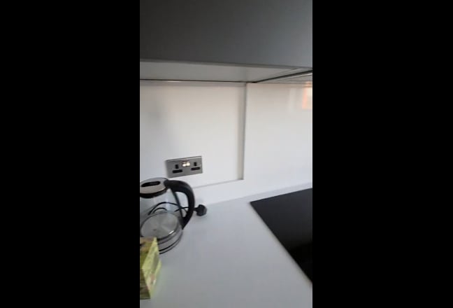 Ensuite Room in a Brand New luxury 1 bed flat Main Photo