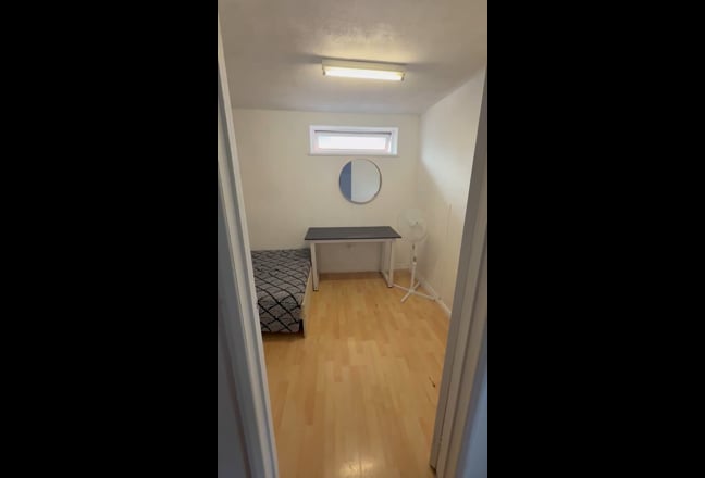 Room for rent  Main Photo