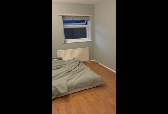 2 bed flat- King Size Room- &pound;850 including bills  Main Photo