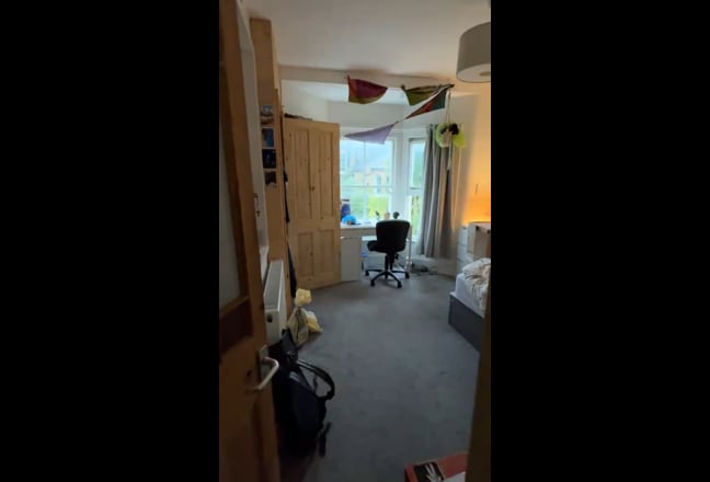 Quiet Room overlooking  garden, Hackney  (Zone 2) Main Photo