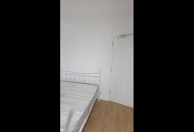 Spacious double  room South Harrow  Main Photo