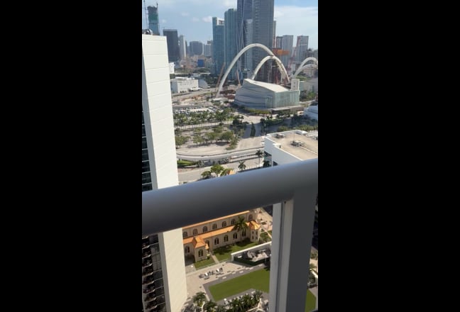 Bright Master Suite w/ Balcony - Edgewater, Miami Main Photo