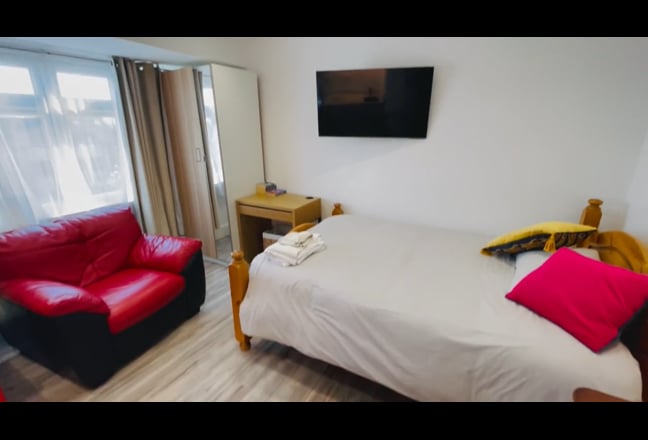 Lux  En-suites Double Rooms fully furnished  Main Photo