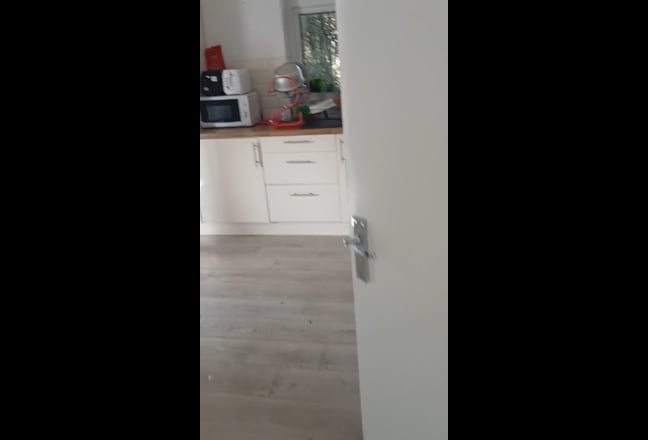 Single room &pound;375 including all bills  Main Photo