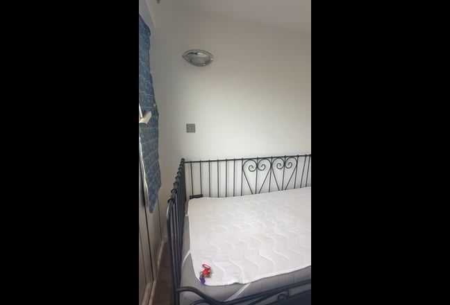 Modern  House Share Ashford And Modern Studio Main Photo