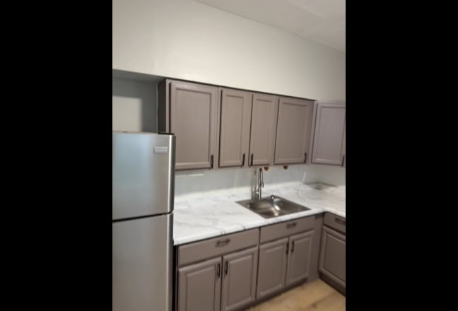 Good Size Rooms for Rent in Nice Neighborhood  Main Photo