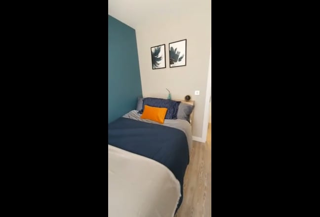 Student room manchester/ Available now Main Photo
