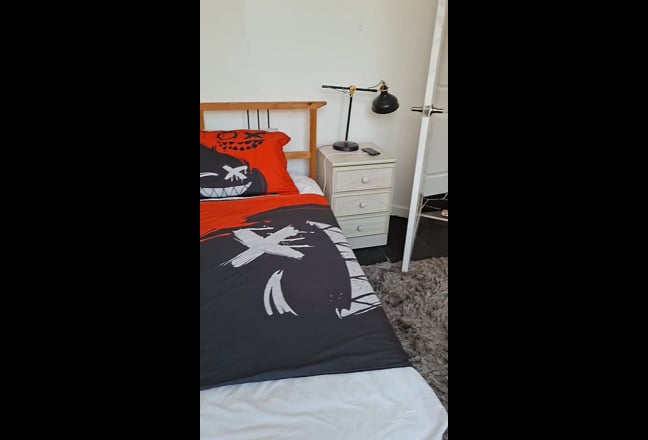 Large  Double Room to ,for, Rent NR2 Main Photo