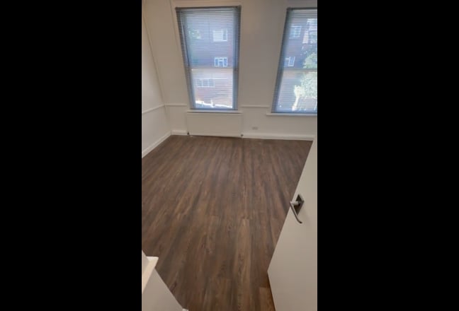 Brand Newly Refurbished One Bed With Terrace Main Photo