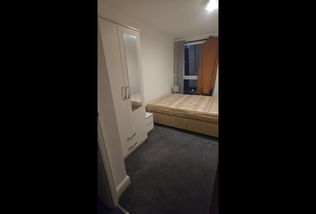 Furnished Room with Private Bathroom for Rent Main Photo