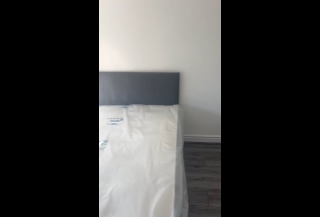 1 Room Available, 3 Bed with En-Suite  Main Photo