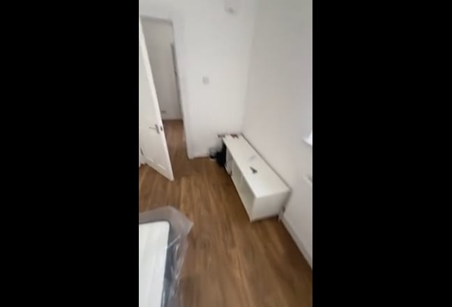 Cozy double bed in east london Main Photo