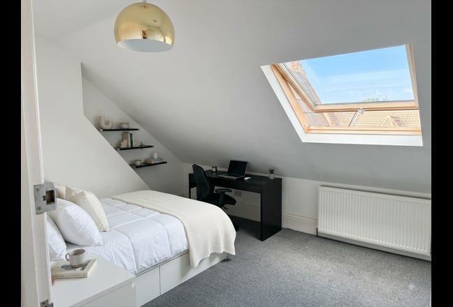 ✨Entire Top Floor with Private Bath & Workspace✨ Main Photo
