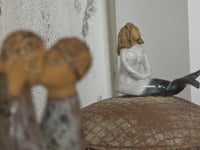 Les parelles de ceràmica de Margarida Geronès, al Castell Carolingi
