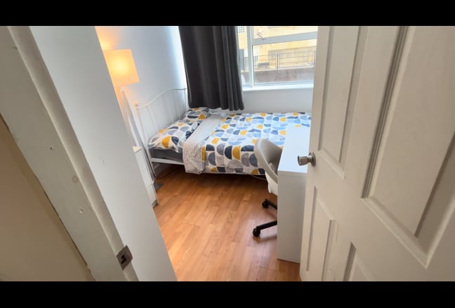Fully Furnished Room for Rent 22 Dingley Road Main Photo