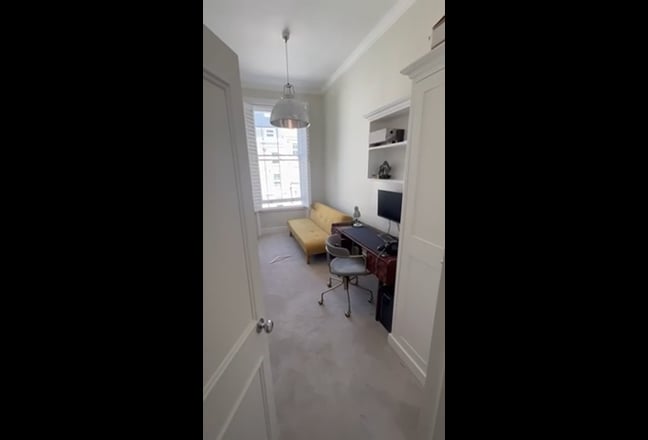 It’s just a HOME in Kensington (1 flatemate) Main Photo