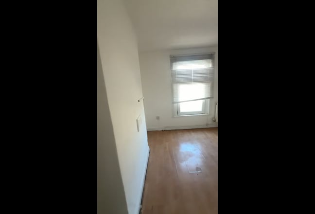 Big double bedroom available from 15 august  Main Photo