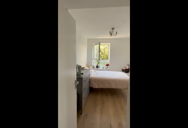 Video 1: Bathroom right in front✨