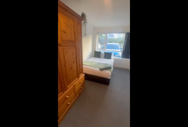 🔥Large Luxury Rooms🔥Fantastic Location 🔥 1Rl Main Photo