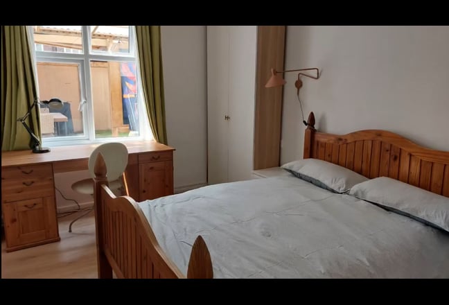 Quiet Double Room | Bills Included | Parking Main Photo