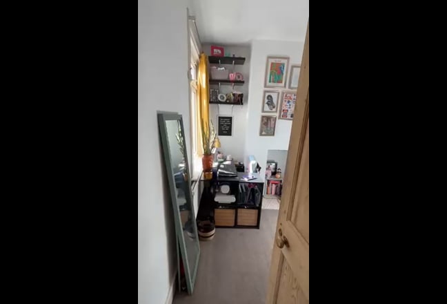 Double Room in Sociable 4 Bed House with Garden Main Photo