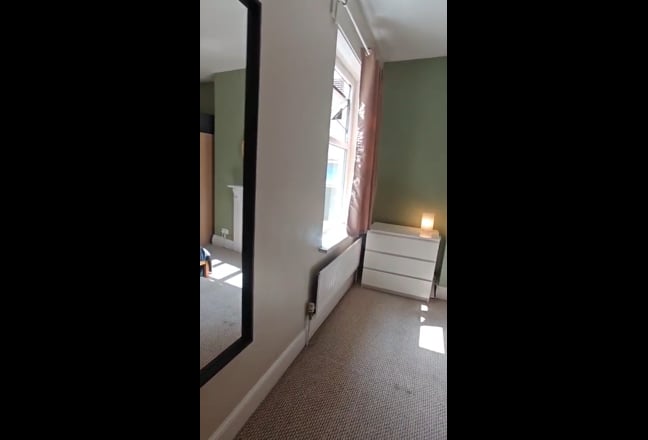 2 Large Double rooms available soon. Main Photo