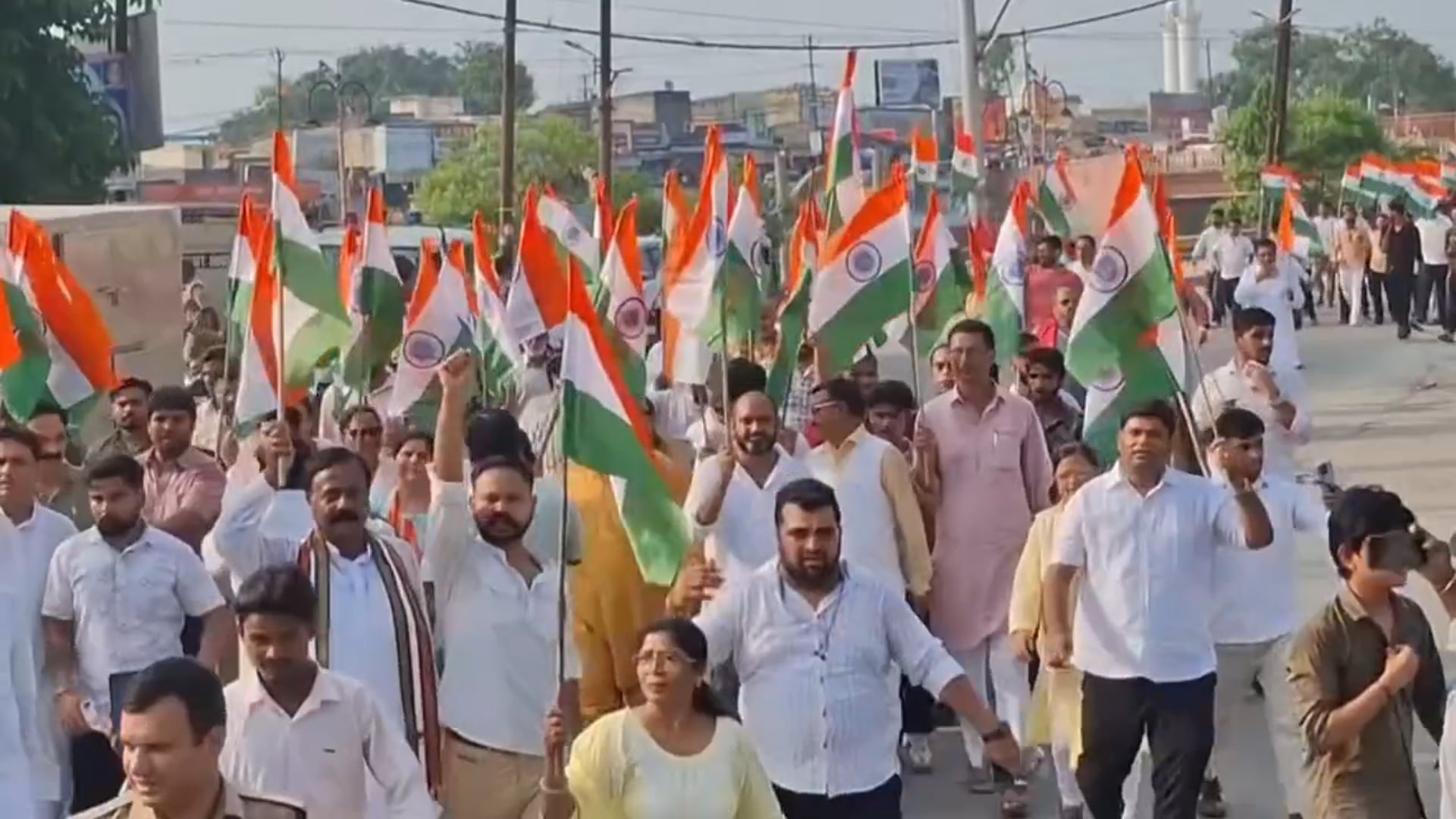 रुड़की! तिरंगे की शान में गूंजा पूरा शहर! भाजपा कार्यकर्ताओं ने निकाली तिरंगा यात्रा!