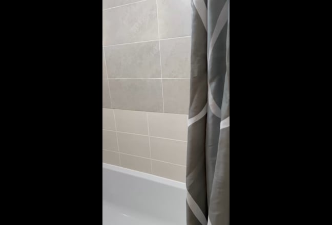 Lovely double room-own bathroom parking.  Main Photo