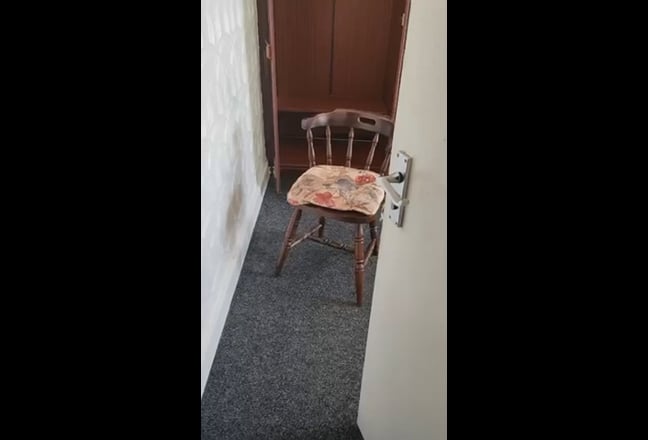 Double bedroom available for ready to move Main Photo