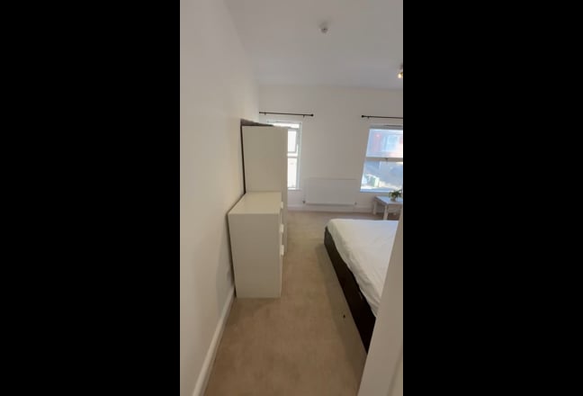 Ensuite room available  Main Photo