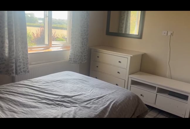 Spacious Double En Suite Room Available from 1 Sep Main Photo