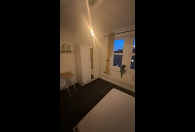 Double room in a newly refurbished apartment  Main Photo