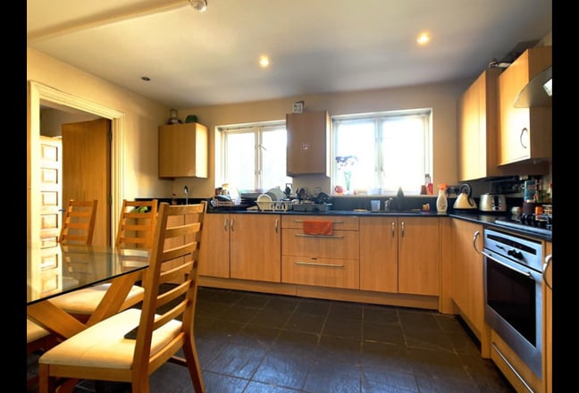 Free Gym, Jacuzzi, Sauna & Swimming Pool Main Photo