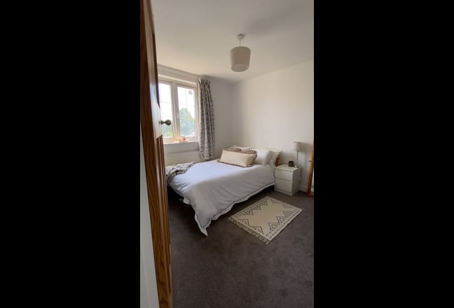 🏡 Large Furnished Double Room – Bills Included  Main Photo