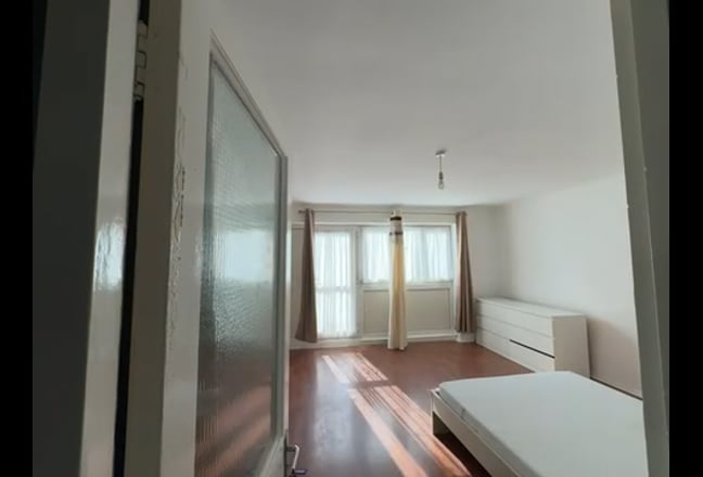 Double room in Manor Park - Bills & Wifi inc Main Photo