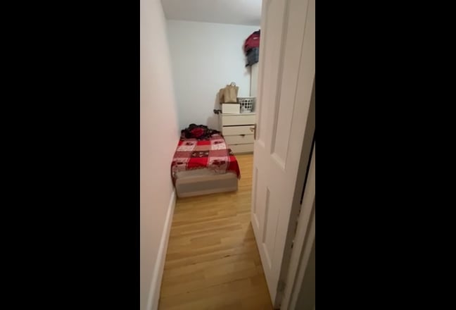 Bed space available in EastHam Main Photo
