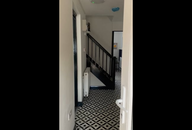Rooms in refurbished house Main Photo