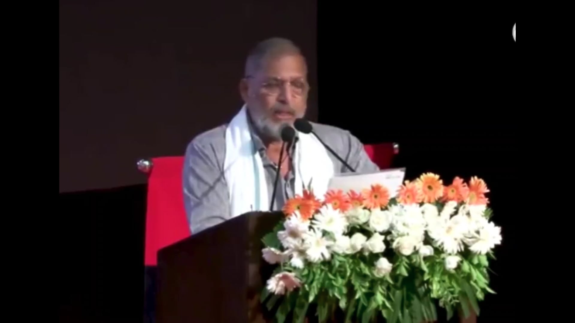 “मुख्यमंत्री योगी आदित्यनाथ जी के नेतृत्व में उत्तर प्रदेश ने निर्णय लेने की विशिष्ट क्षमता का परिचय दिया है। आज प्रदेश की कानून-व्यवस्था में सकारात्मक और प्रभावी बदलाव दिखाई दे रहा है। आमजन के मन में कानून और व्यवस्था के प्रति विश्वास मजबूत हुआ है। यह बदलाव सुशासन और सुरक्षित उत्तर प्रदेश की दिशा में एक महत्वपूर्ण कदम है। — पद्मश्री नाना पाटेकर जी”
