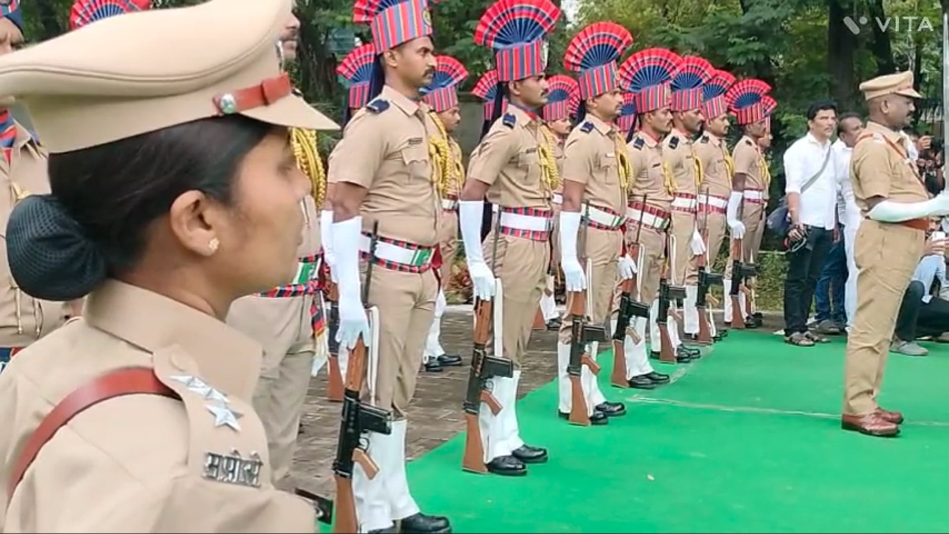 सार्वजनिक आरोग्य व कुटुंब कल्याण मंत्री तथा पालकमंत्री प्रकाश आंबिटकर यांच्या शुभहस्ते हस्ते जिल्हाअधिकारी कार्यालय कोल्हापूर येथे भारताचा 80वा स्वतंत्र दिन समारंभ ध्वजारोहण पार पडले.