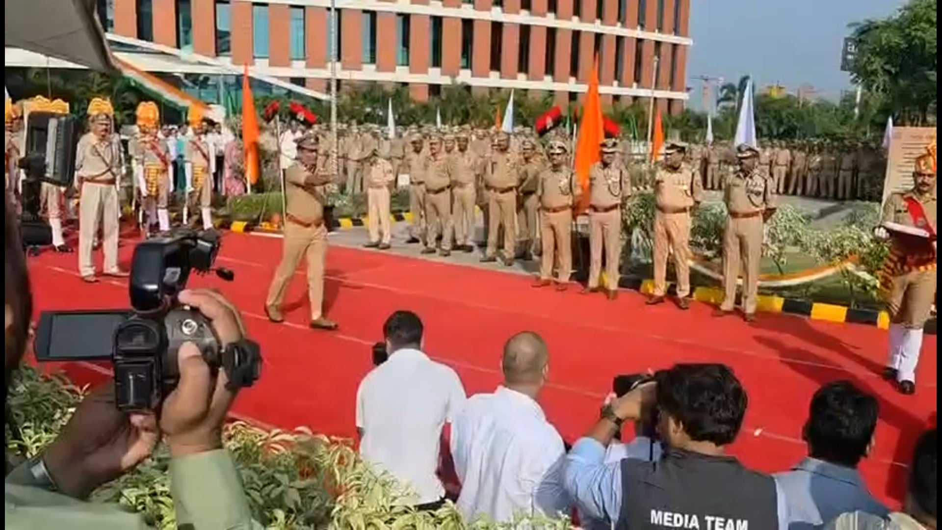 *खतौली थाना प्रभारी दिनेश चंद्र बघेल को राष्ट्रपति वीरता पदक से किया गया सम्मानित*