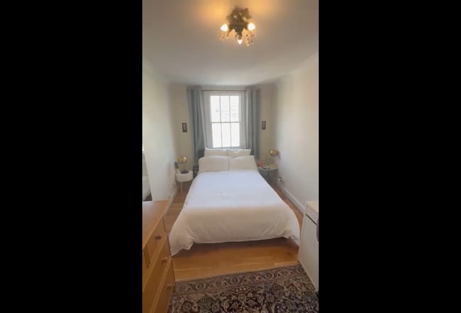 Earl’s Court double room with private bathroom Main Photo