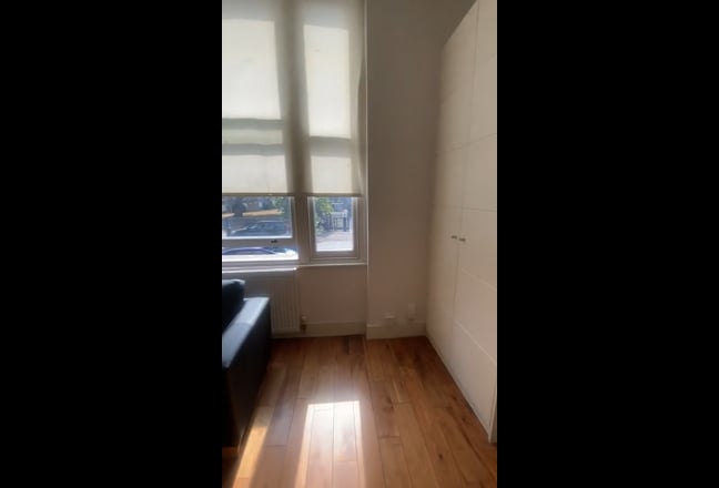 Luxury One Bedroom Flat In Queens Park  Main Photo