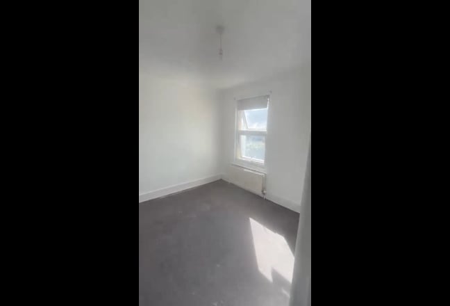 New Double room-3 min Distance to Medway hospital  Main Photo