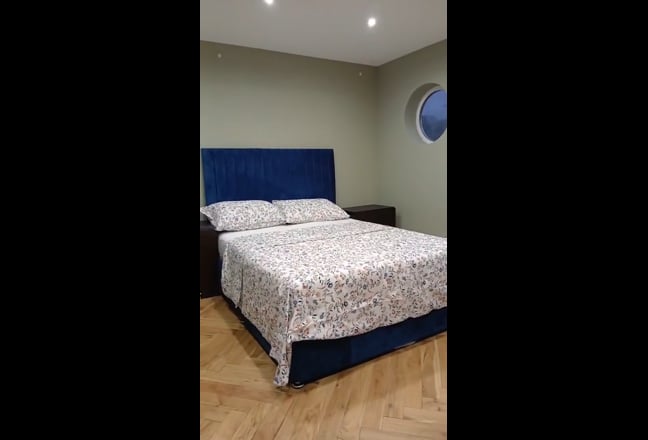 Luxury King and Double Bed Ensuite, No Deposits  Main Photo