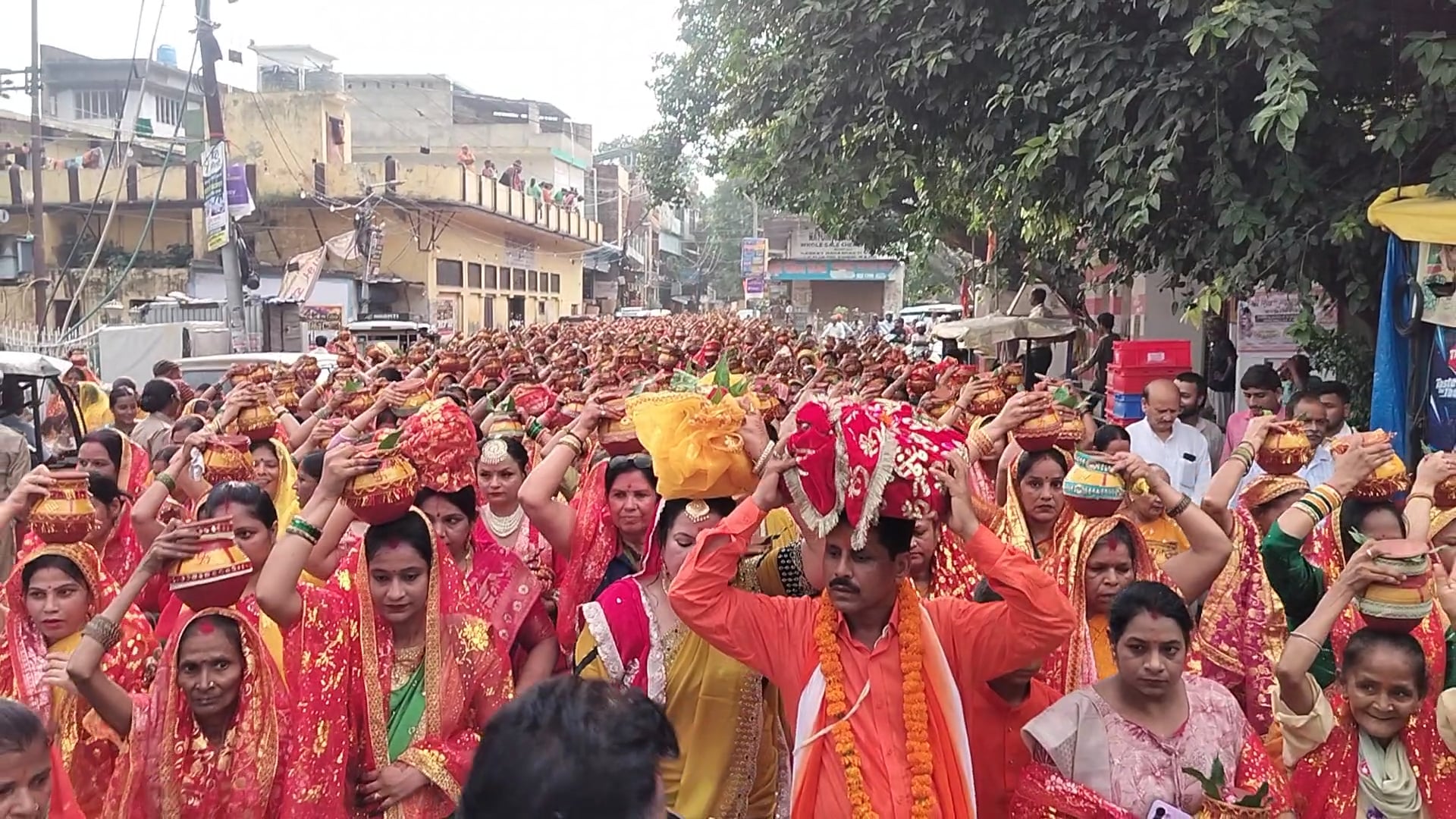 कलश यात्रा के बाद खिरनी बाग में शुरू हुई शिव महापुराण कथा