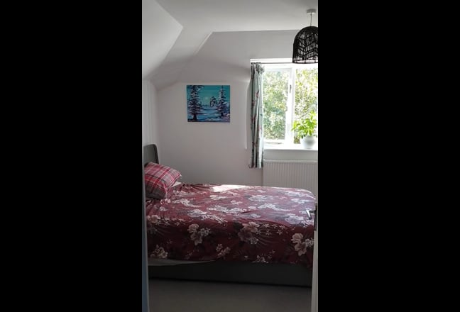 Peaceful home | Bromley South | Parking Available Main Photo