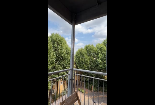 Double Room with Ensuite Bathroom in Canning Town Main Photo