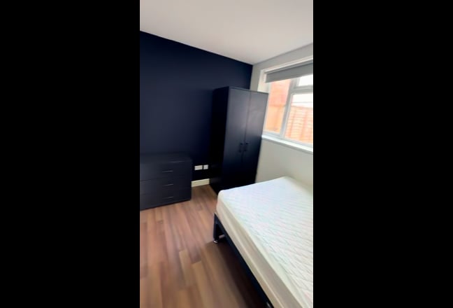 Very Well Appointed Six Bedroom, Centrally Located Main Photo
