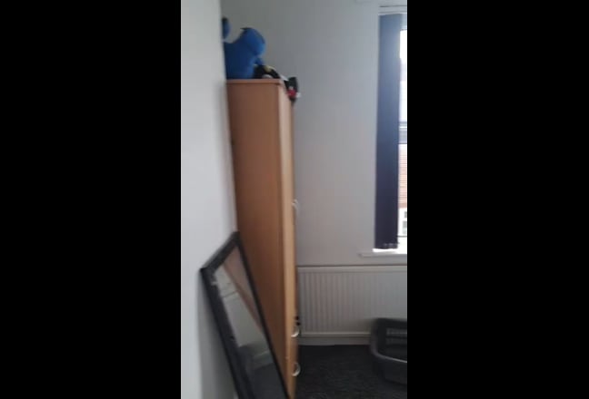 Salford five person house looking for 1 person Main Photo