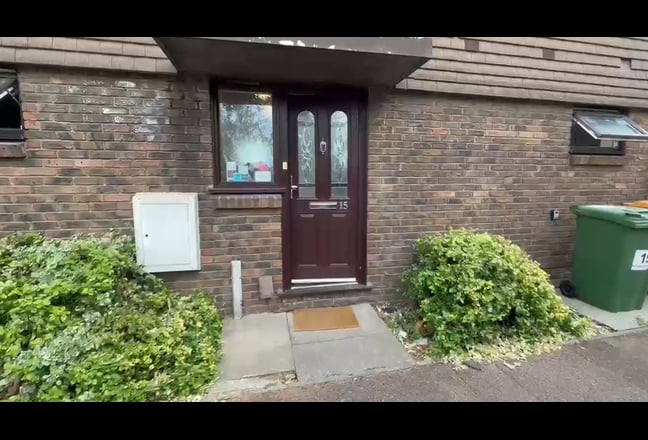 3 rooms free in lovely well-connected maisonette  Main Photo